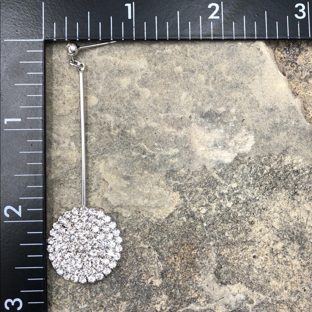 ๐ผ Long Bar Rhinestone Disk Earrings - Picture 2 of 2